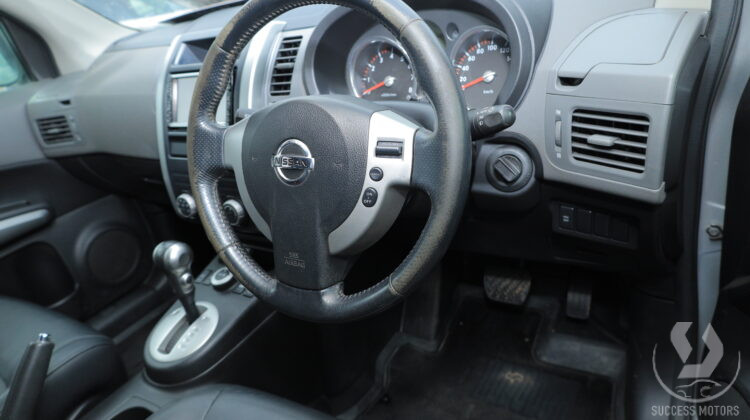 NISSAN XTRAIL UBS 302D