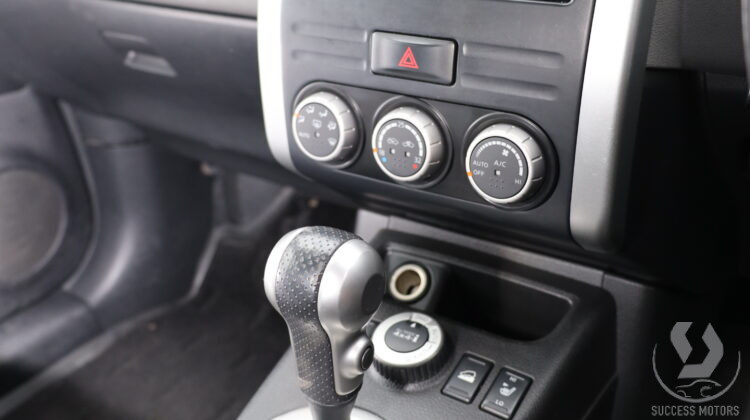 NISSAN XTRAIL UBS 302D