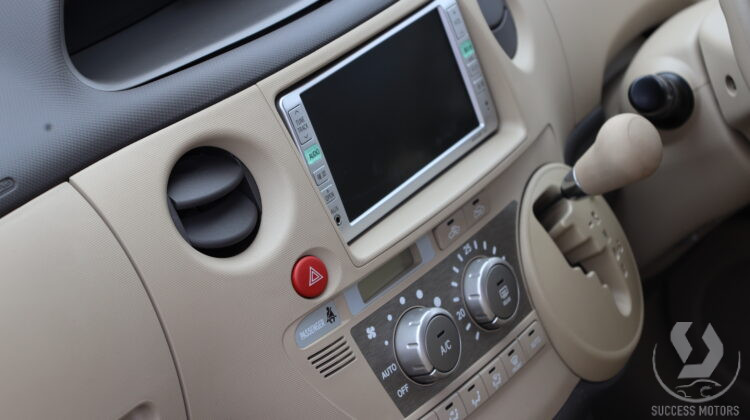 SIENTA UBS 846B