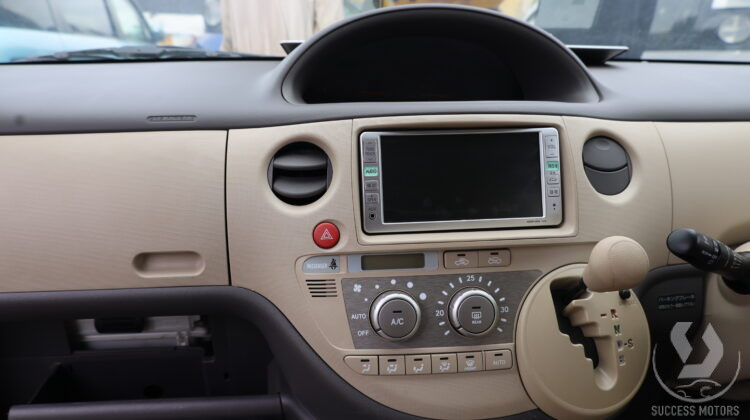 SIENTA UBS 846B