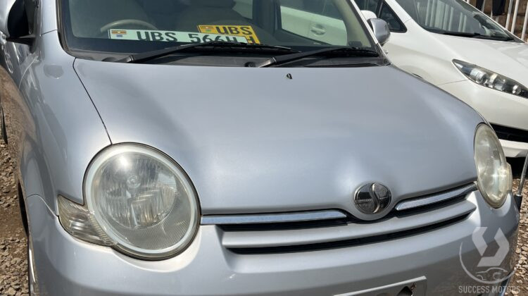 SIENTA UBS 566H