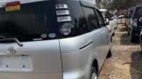 SIENTA UBS 566H