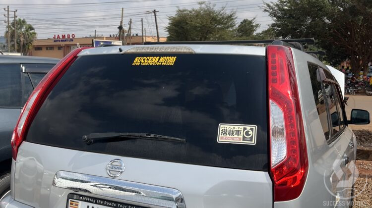 XTRAIL NISSAN UA 867AQ