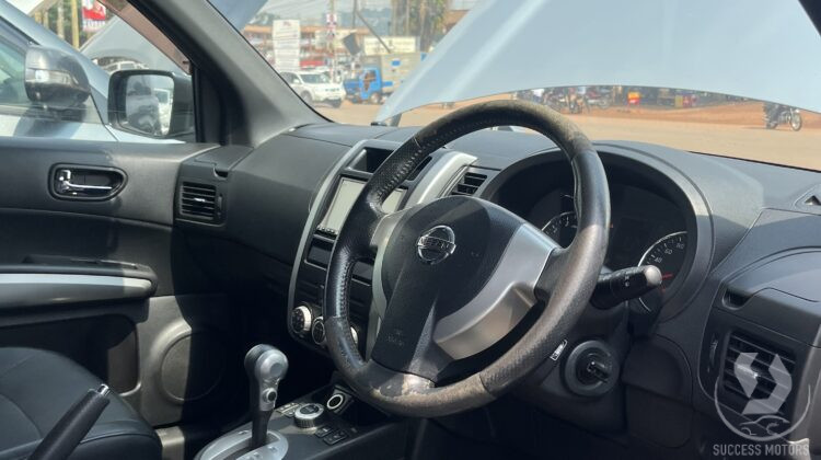 XTRAIL NISSAN UA 867AQ