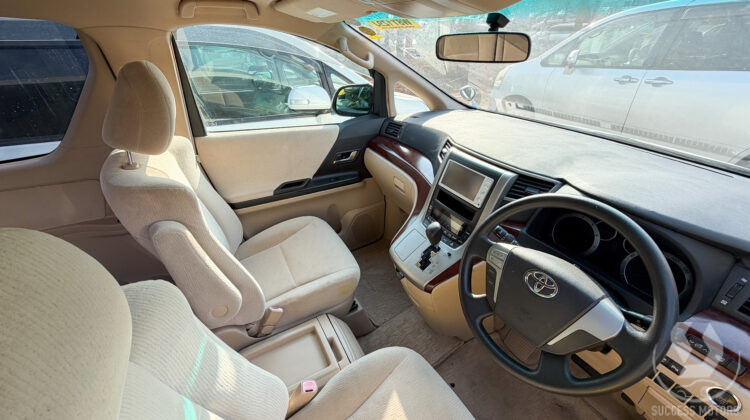 Alphard UA 272ER