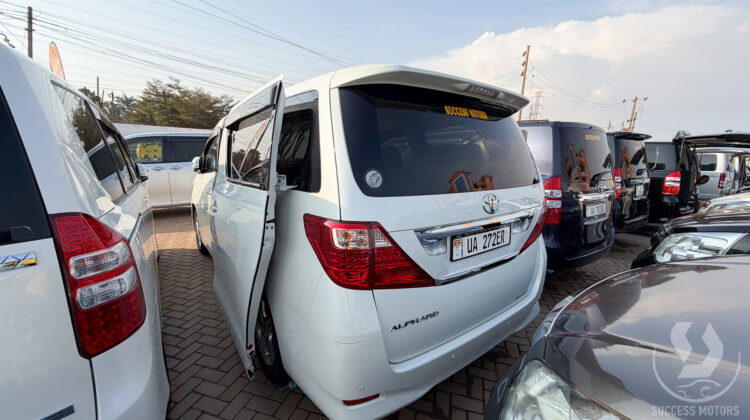 Alphard UA 272ER