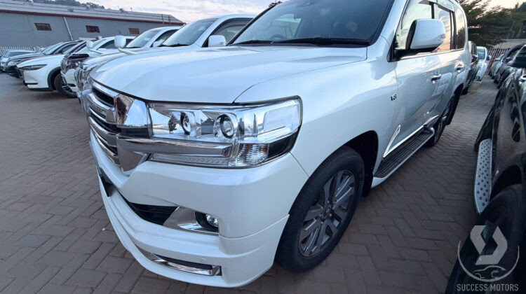 Land Cruiser V8 UA 740dw